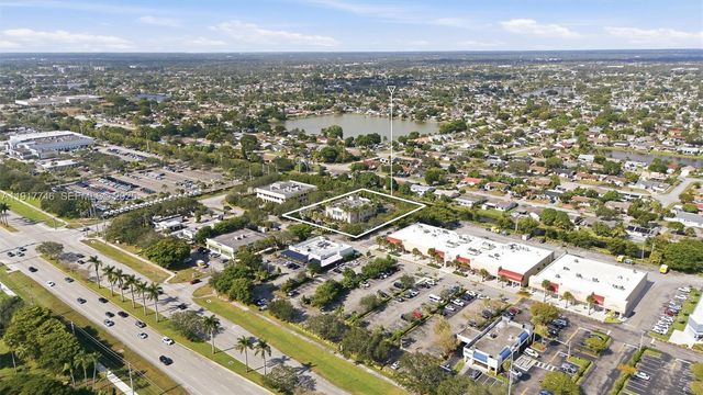 8527 Pines Blvd, Pembroke Pines, FL 33024