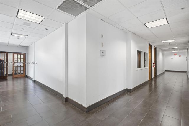 8527 Pines Blvd, Pembroke Pines, FL 33024