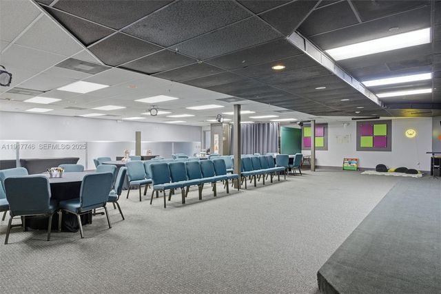 8527 Pines Blvd, Pembroke Pines, FL 33024