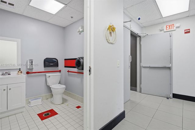 8527 Pines Blvd, Pembroke Pines, FL 33024