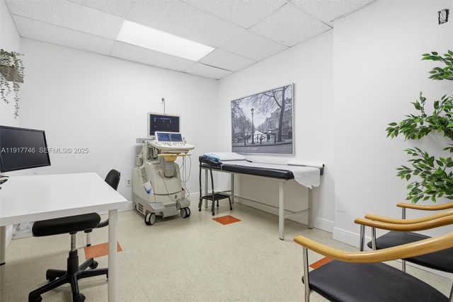 8527 Pines Blvd, Pembroke Pines, FL 33024