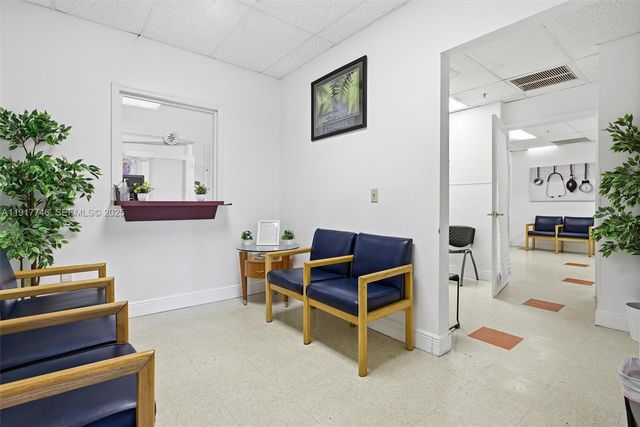 8527 Pines Blvd, Pembroke Pines, FL 33024