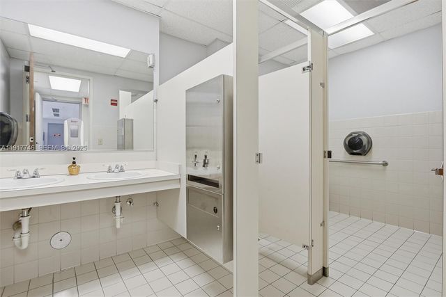 8527 Pines Blvd, Pembroke Pines, FL 33024