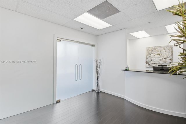 8527 Pines Blvd, Pembroke Pines, FL 33024