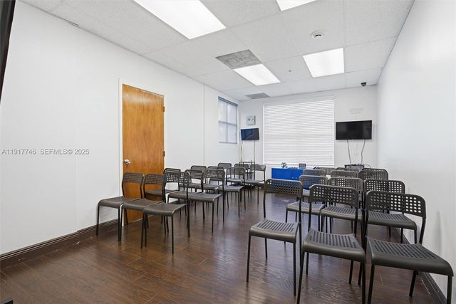 8527 Pines Blvd, Pembroke Pines, FL 33024