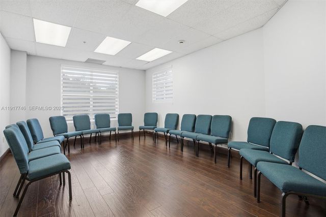 8527 Pines Blvd, Pembroke Pines, FL 33024