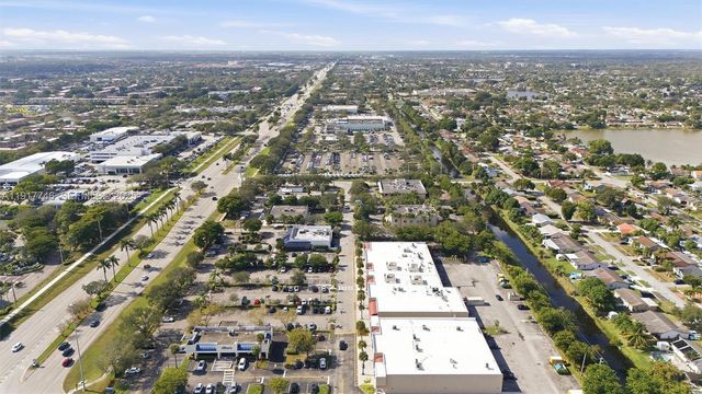 8527 Pines Blvd, Pembroke Pines, FL 33024