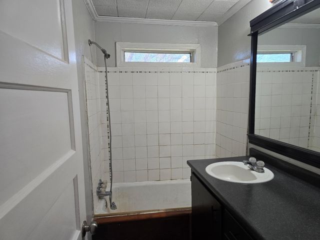 305 N 5th ST, Thorndale, TX 76577