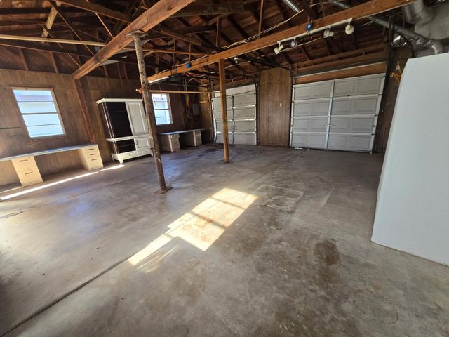 305 N 5th ST, Thorndale, TX 76577