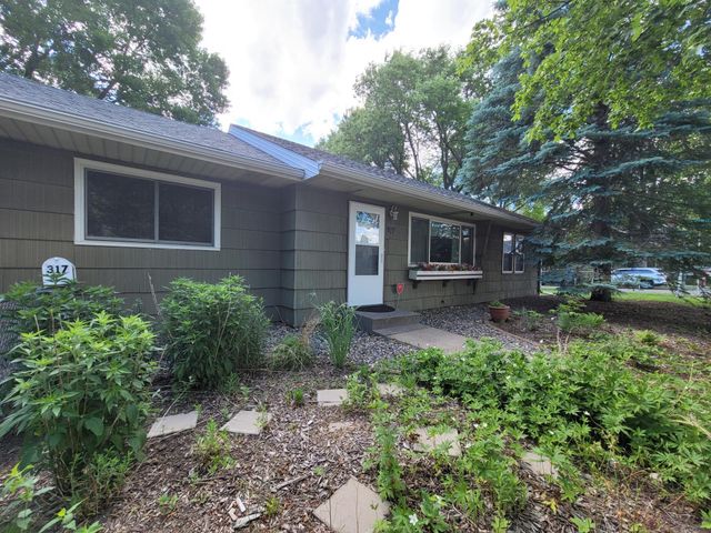 317 Snelling Avenue S, Saint Paul, MN 55105