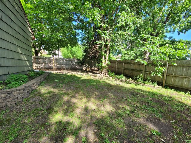 317 Snelling Avenue S, Saint Paul, MN 55105