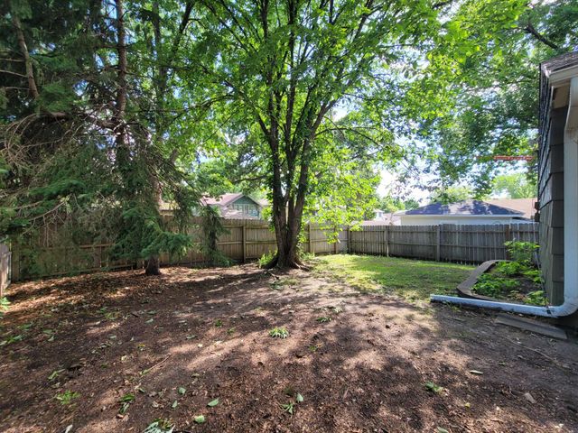 317 Snelling Avenue S, Saint Paul, MN 55105