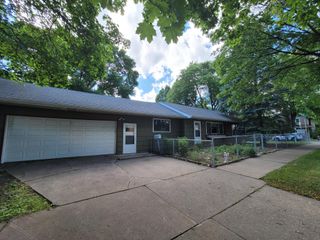 317 Snelling Avenue S, Saint Paul, MN 55105