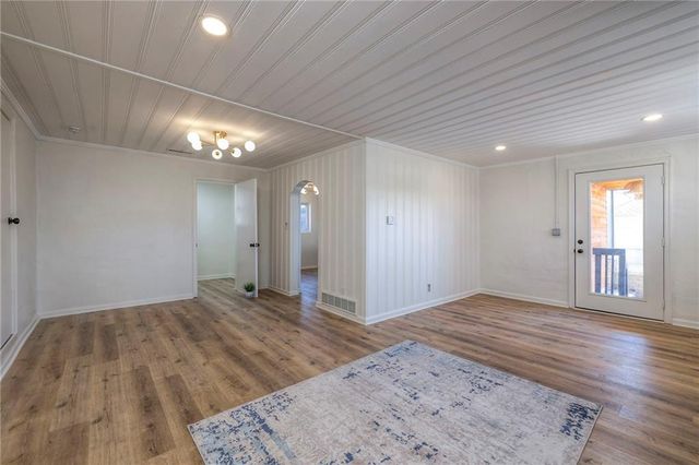 107 S Claremont Avenue, Independence, MO 64054