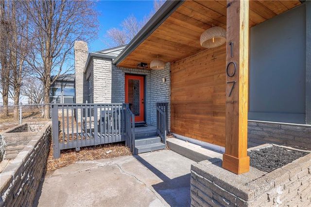 107 S Claremont Avenue, Independence, MO 64054