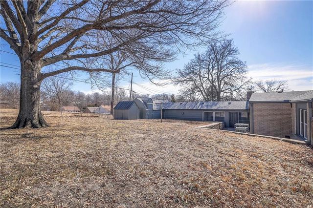 107 S Claremont Avenue, Independence, MO 64054