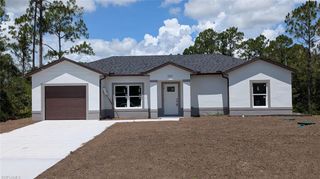 204 Aurora AVE S, Lehigh Acres, FL 33974
