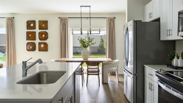 9194 SHADOW VALLEY LANE, Zephyrhills, FL 33541