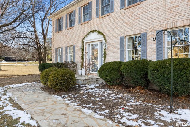 313 E WHITE OAK Court, East Peoria, IL 61611