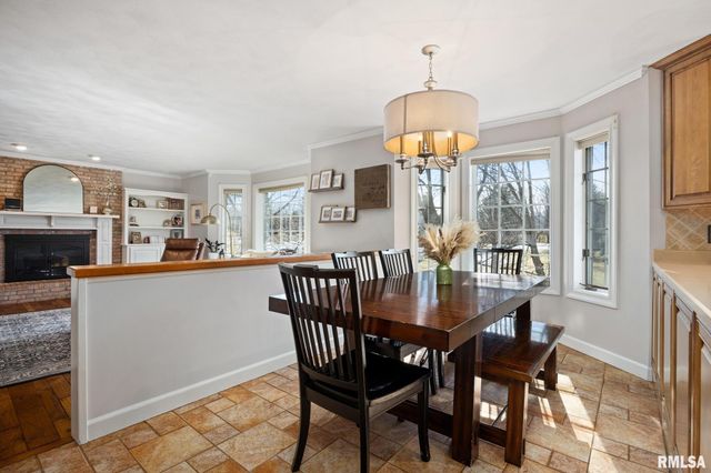 313 E WHITE OAK Court, East Peoria, IL 61611