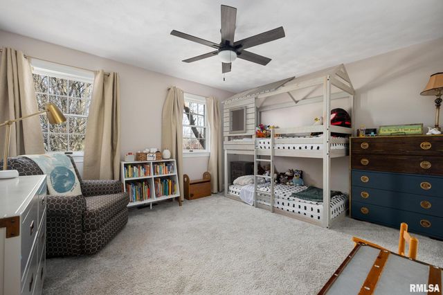 313 E WHITE OAK Court, East Peoria, IL 61611