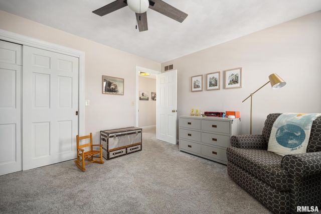 313 E WHITE OAK Court, East Peoria, IL 61611