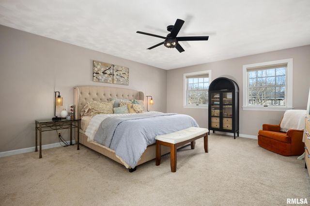 313 E WHITE OAK Court, East Peoria, IL 61611