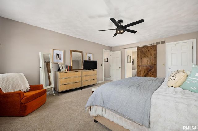 313 E WHITE OAK Court, East Peoria, IL 61611