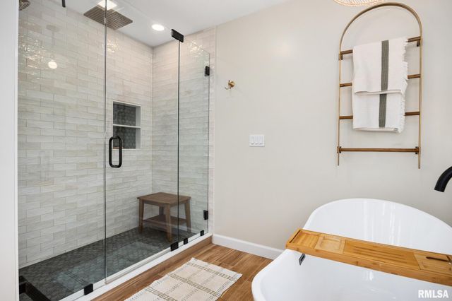 313 E WHITE OAK Court, East Peoria, IL 61611