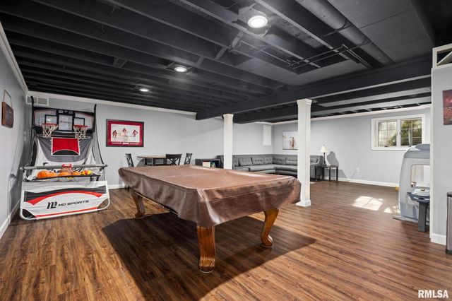 313 E WHITE OAK Court, East Peoria, IL 61611