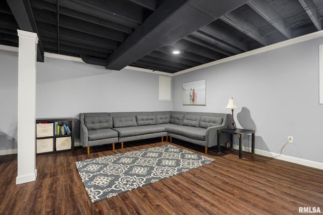 313 E WHITE OAK Court, East Peoria, IL 61611