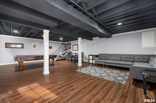 313 E WHITE OAK Court, East Peoria, IL 61611