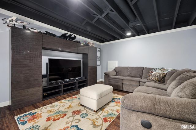 313 E WHITE OAK Court, East Peoria, IL 61611