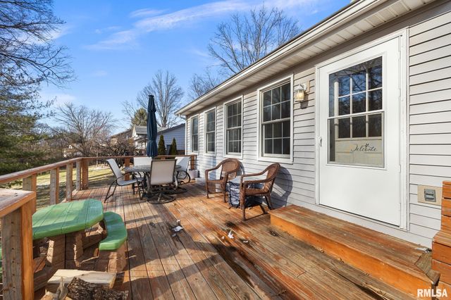 313 E WHITE OAK Court, East Peoria, IL 61611