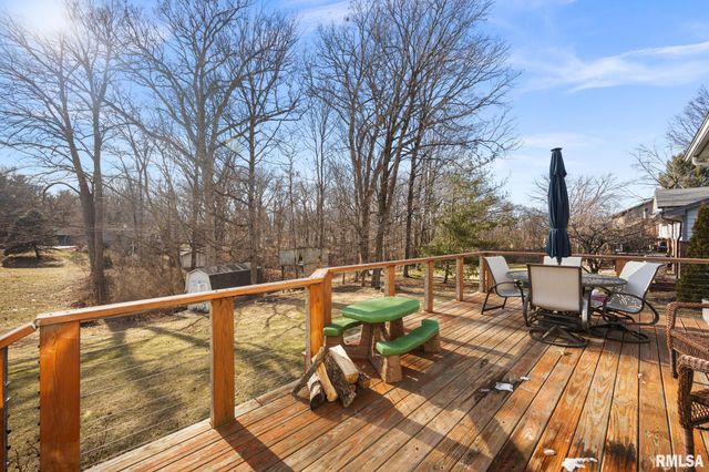 313 E WHITE OAK Court, East Peoria, IL 61611