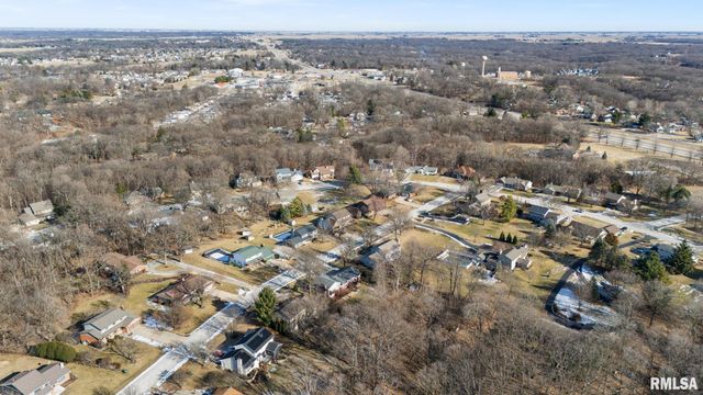 313 E WHITE OAK Court, East Peoria, IL 61611