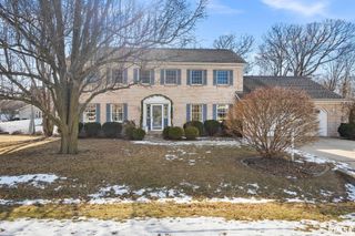 313 E WHITE OAK Court, East Peoria, IL 61611