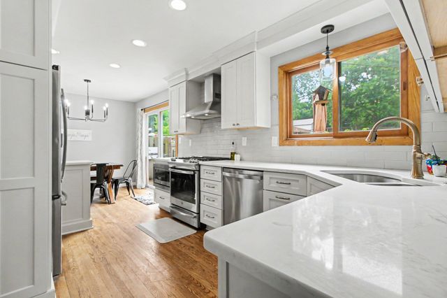 1221 Wines Drive, Ann Arbor, MI 48103