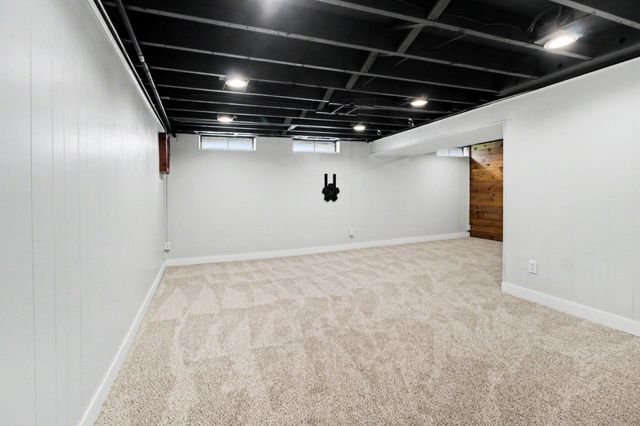 1221 Wines Drive, Ann Arbor, MI 48103