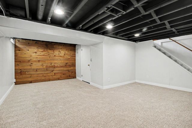 1221 Wines Drive, Ann Arbor, MI 48103