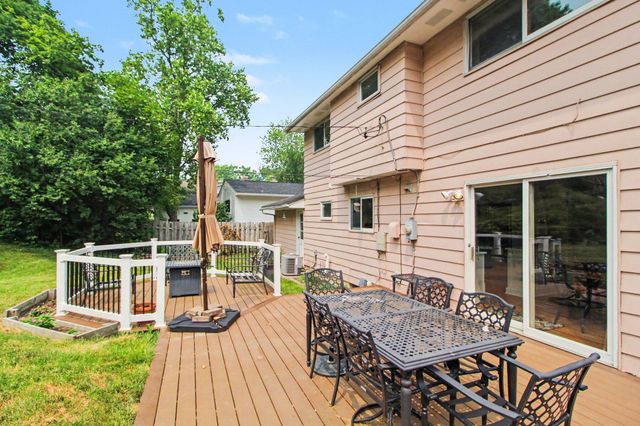 1221 Wines Drive, Ann Arbor, MI 48103