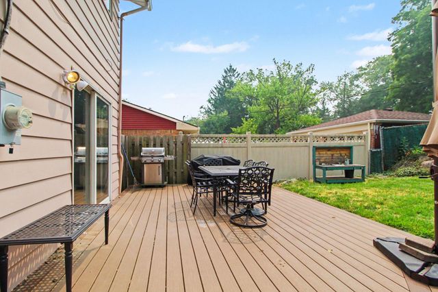 1221 Wines Drive, Ann Arbor, MI 48103