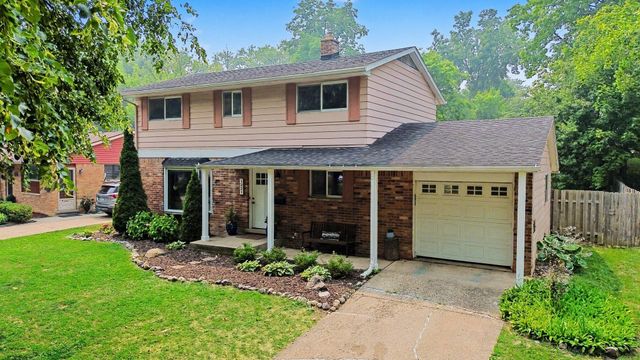 1221 Wines Drive, Ann Arbor, MI 48103