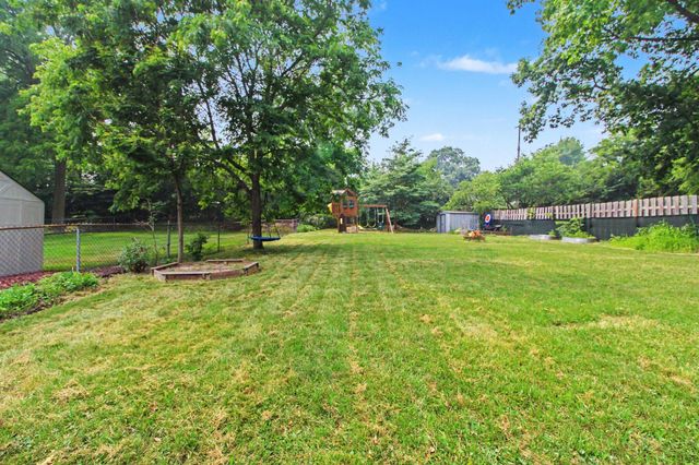 1221 Wines Drive, Ann Arbor, MI 48103
