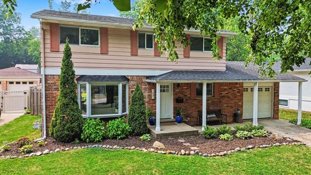 1221 Wines Drive, Ann Arbor, MI 48103