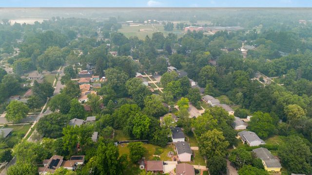 1221 Wines Drive, Ann Arbor, MI 48103