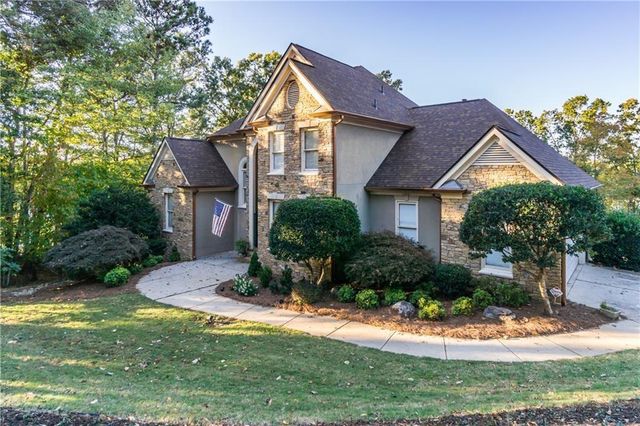 2819 Point Overlook, Gainesville, GA 30501