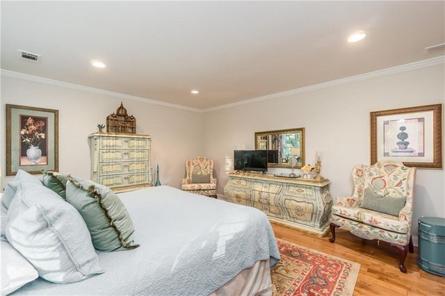 2819 Point Overlook, Gainesville, GA 30501