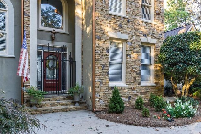 2819 Point Overlook, Gainesville, GA 30501