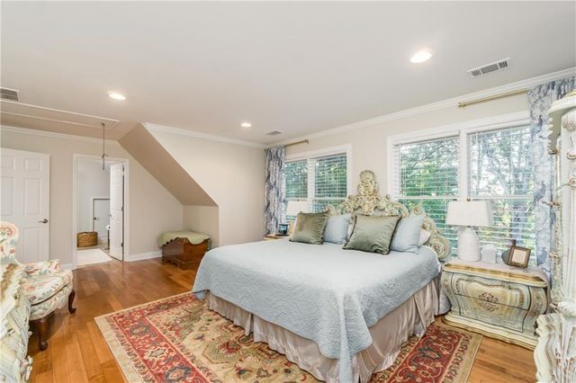 2819 Point Overlook, Gainesville, GA 30501